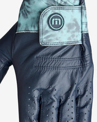 Total Eclipse/Cameo Travis Mathew