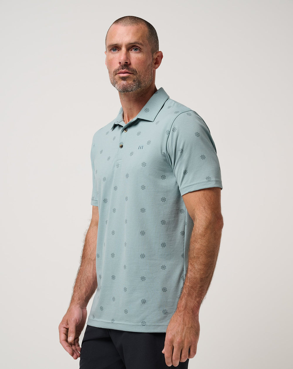 Arona Travis Mathew