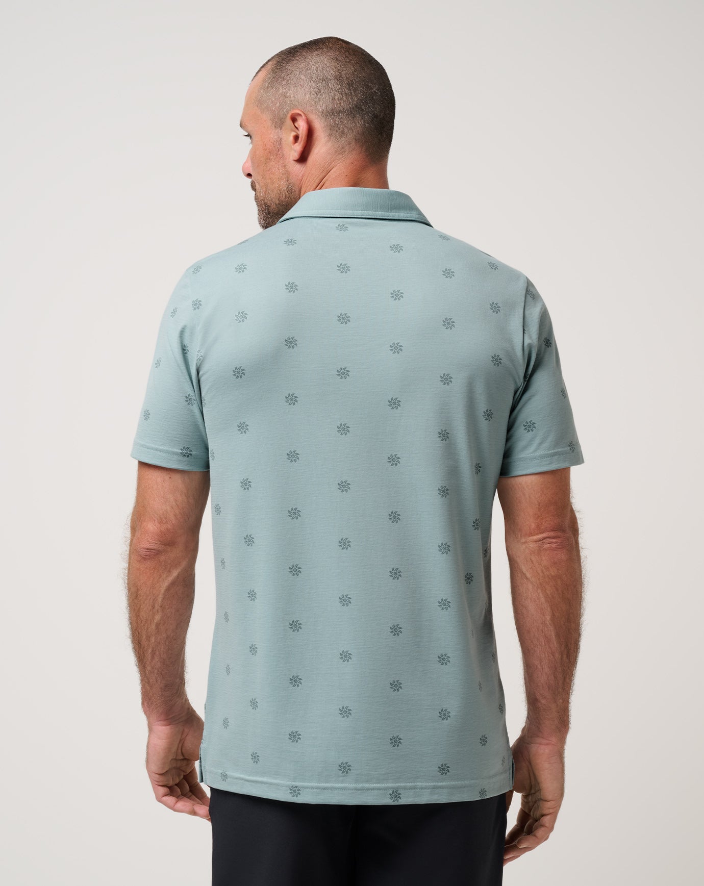 Arona Travis Mathew