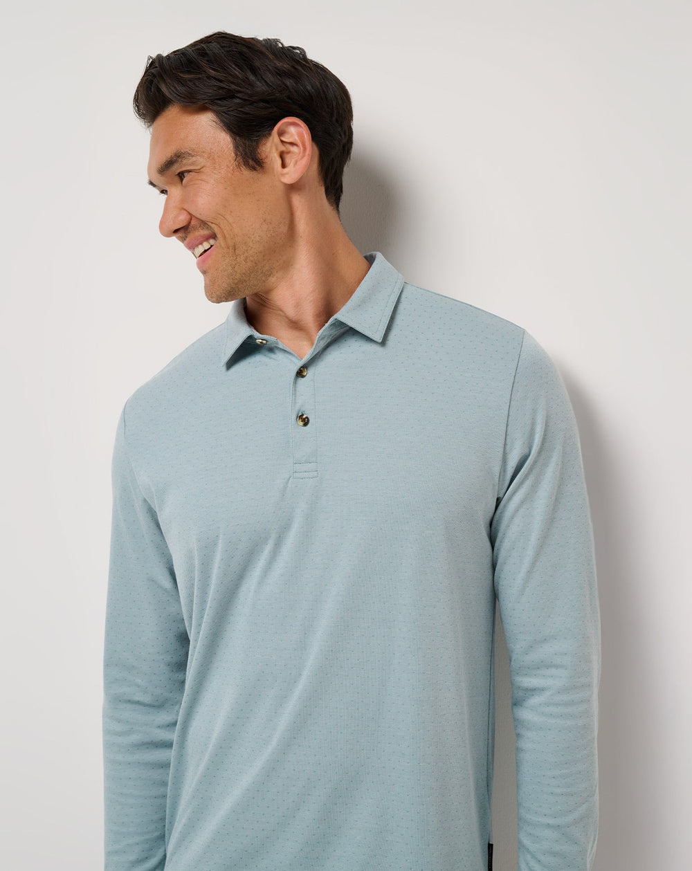 Arona Travis Mathew