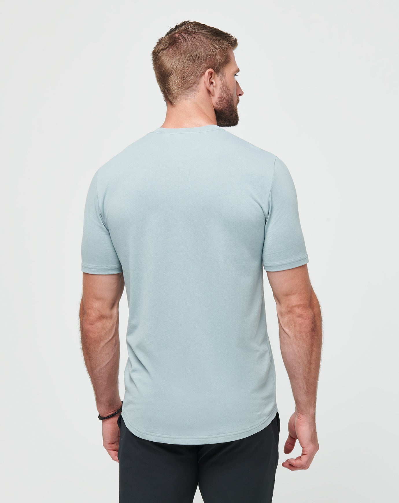 Arona Travis Mathew