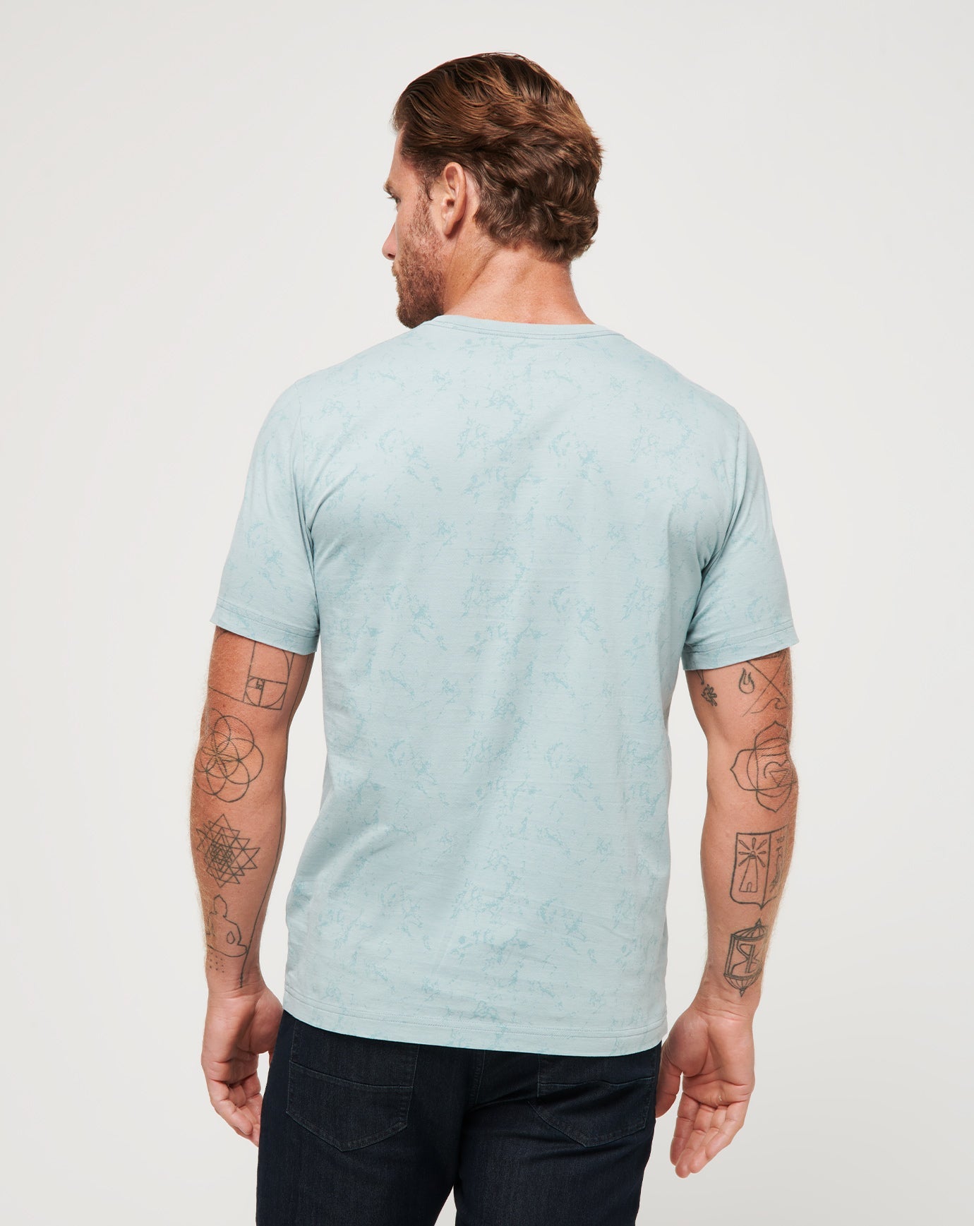 Arona Travis Mathew