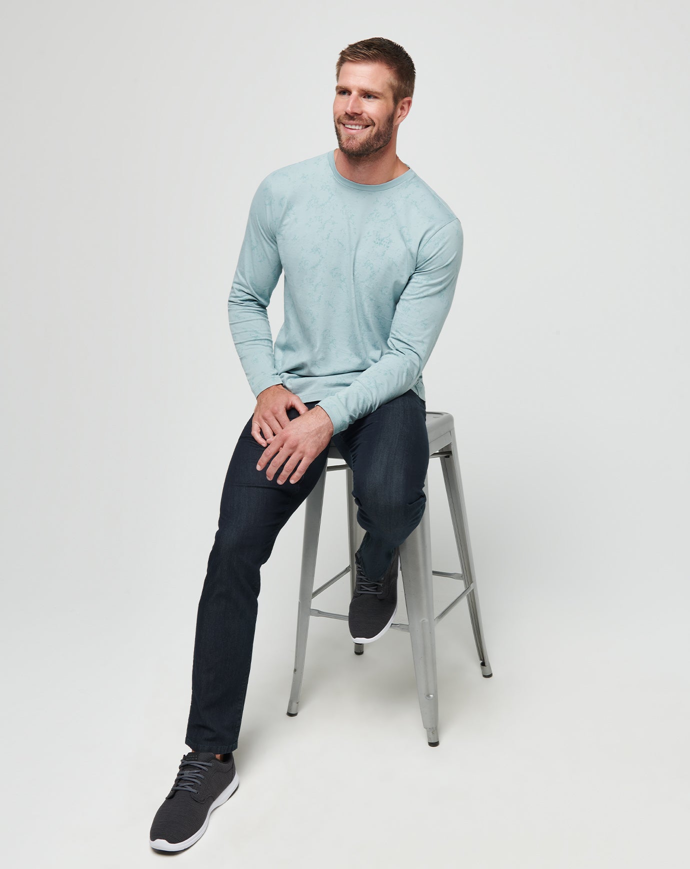 Arona Travis Mathew