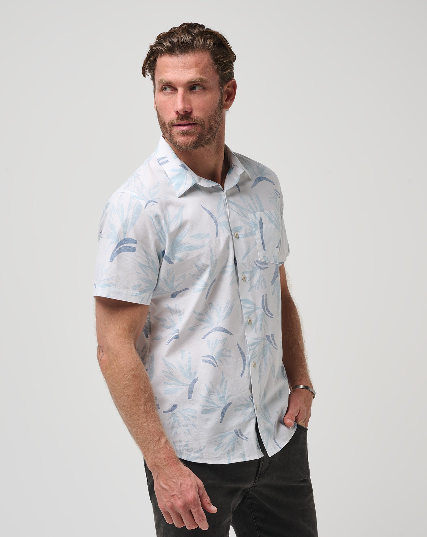 White/Quiet Harbor Travis Mathew