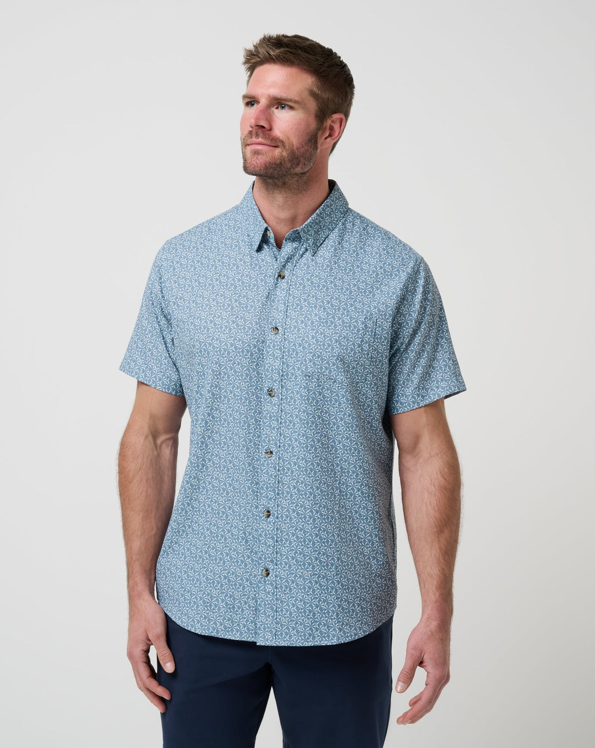 Arona Travis Mathew