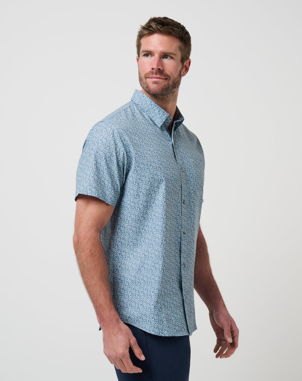 Arona Travis Mathew